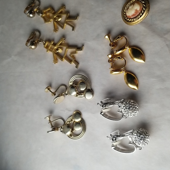 Various Clip-on Earring Collection - Picture 3 of 10